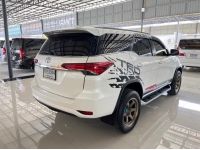 Toyota Fortuner 2.8 V (ปี 2018) SUV AT - 2WD รถสวย สภาพดี ราคาถูก ฟรีดาวน์ ไมล์น้อย SUV 7 ที่นั่ง รูปที่ 4